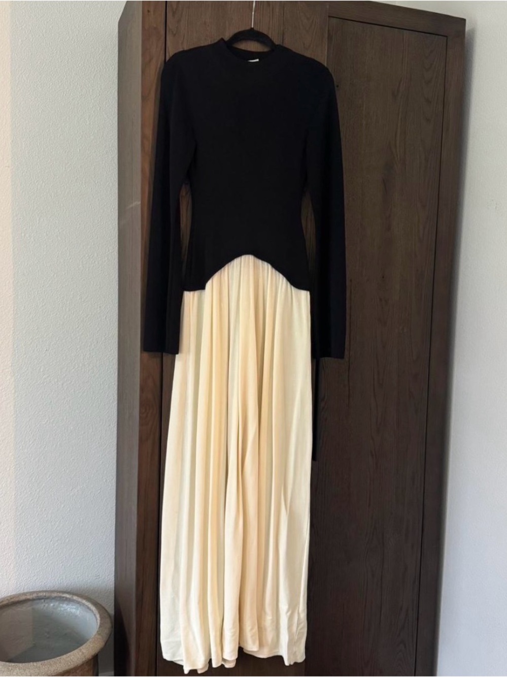 Solid & striped Soglio Two-Tone Long Sleeve Maxi Dress